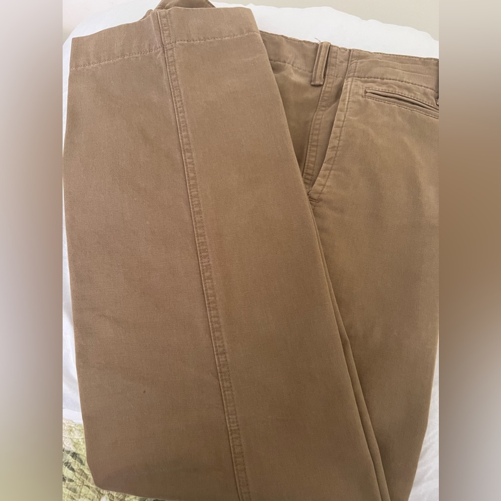 GapKHAkis Vintage Standard Fit made in Sri lanka Size 30x32 Men Pants